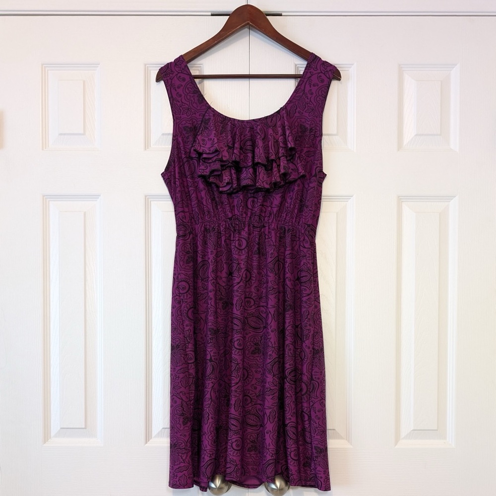 Mid 2000s Ruffle Detail Size Large Purple and Black Paisley Sundress